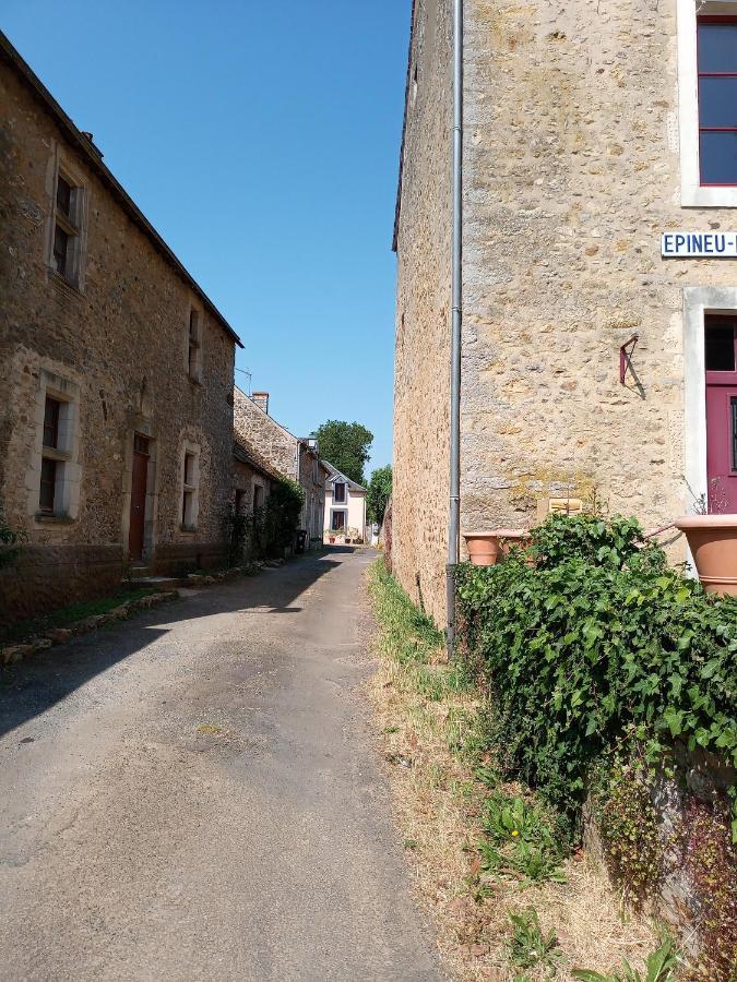 Epineu-le-ChevreuilLa Longereアパートメント エクステリア 写真